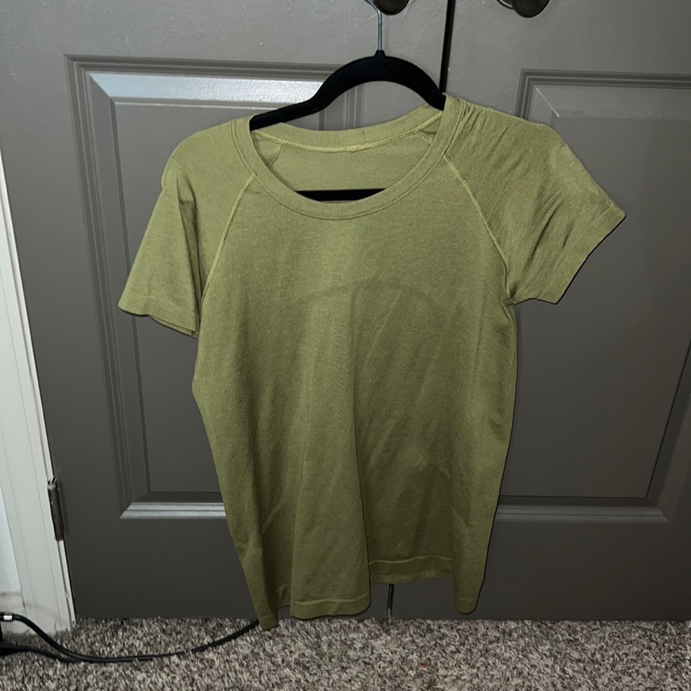 Lululemon swiftly shirt